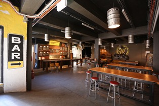Wayward Brewery bar small